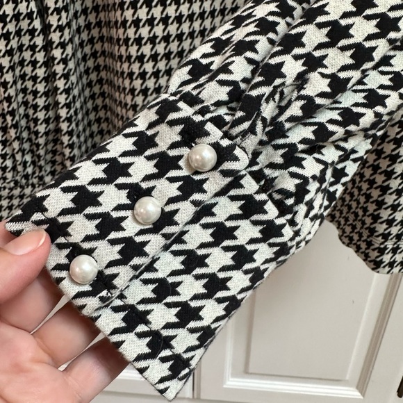 Talbots Houndstooth Pearl Button Cuff Long Sleeve Top Black & White Size Medium - Picture 7 of 10